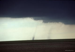 006_19860608_1715_17_landspouts.jpg
