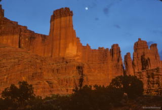 0310_1988_0428_110_FisherTower.jpg